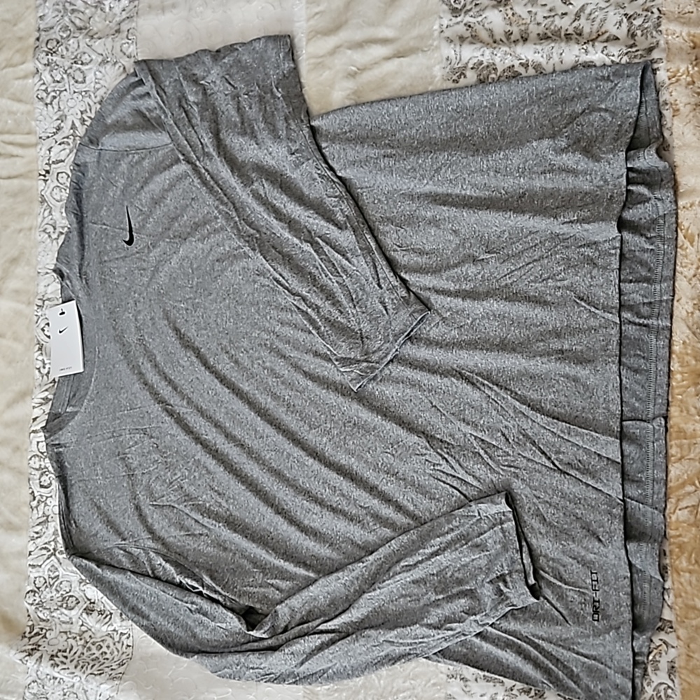 Nike 4XL Dri-FIT Legend Long Sleeves Tee - 5 available
